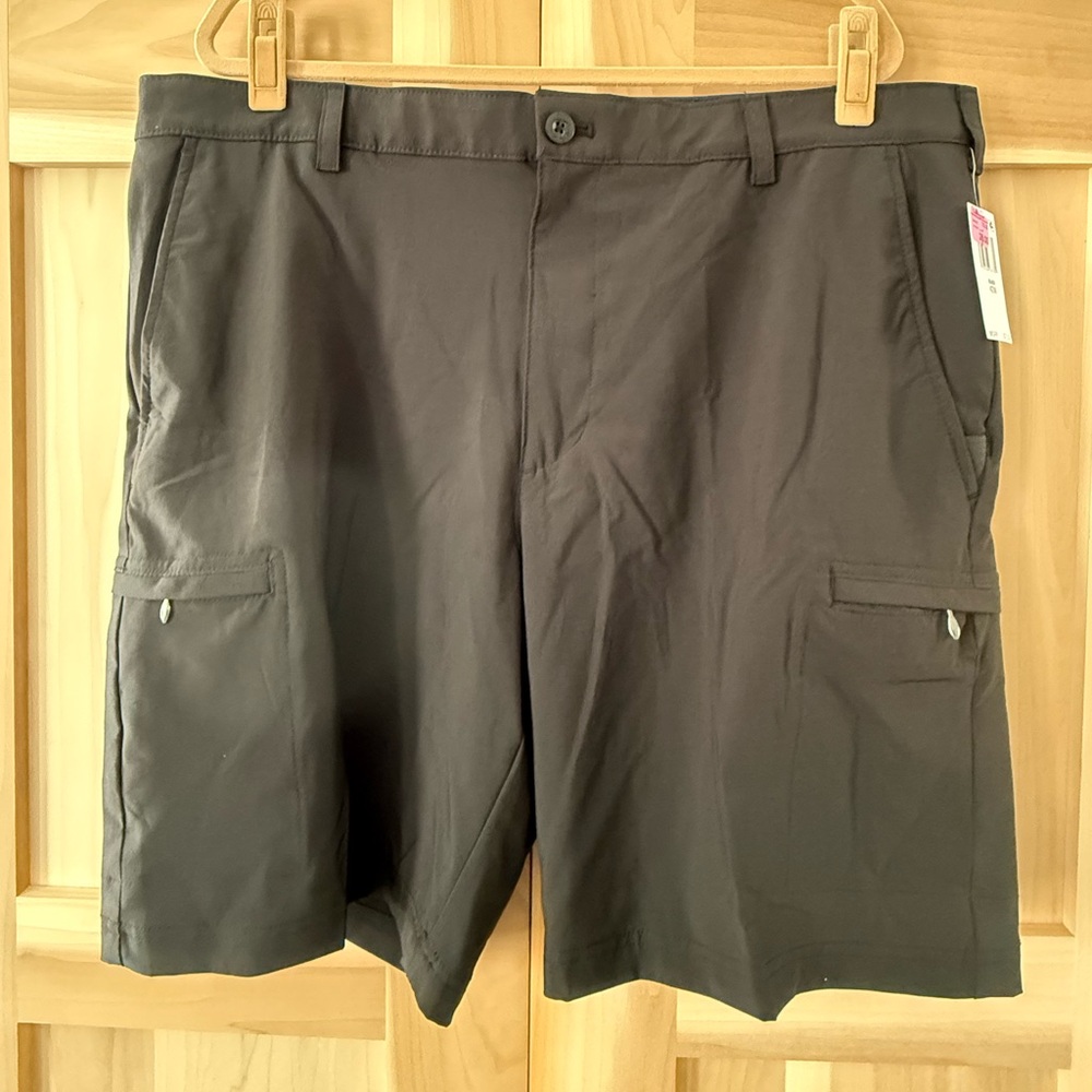 Izod Golf Swingflex Cargo NWT